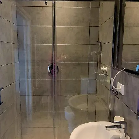 Al Binario Konukevi Brescia
